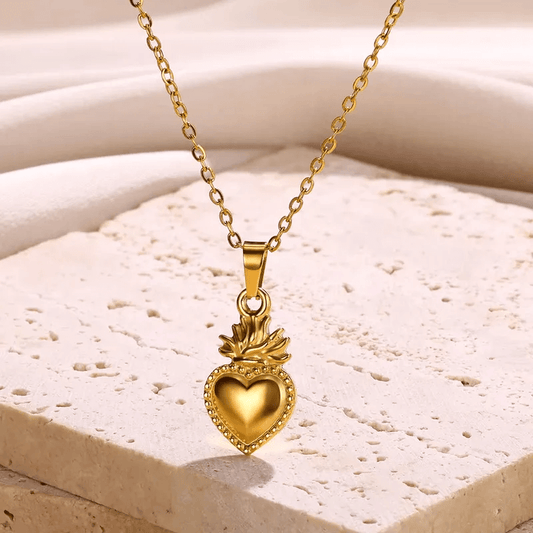 Gold Plated Pendant Necklace – Retro Classic for Daily & Street Wear with heart-shaped charm