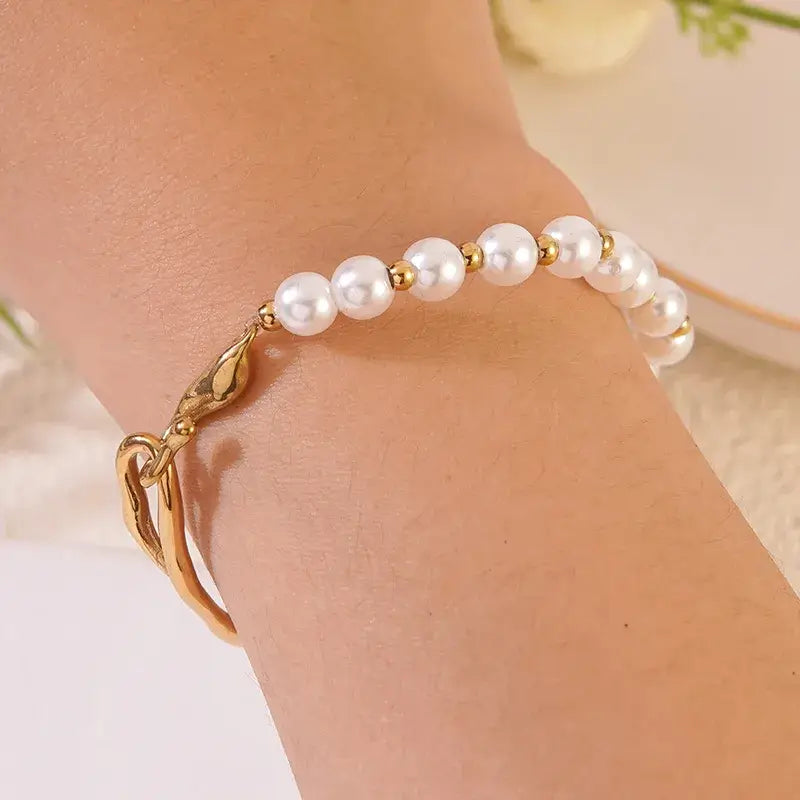 Women's beaded bracelet gold PVD stainless steel finish