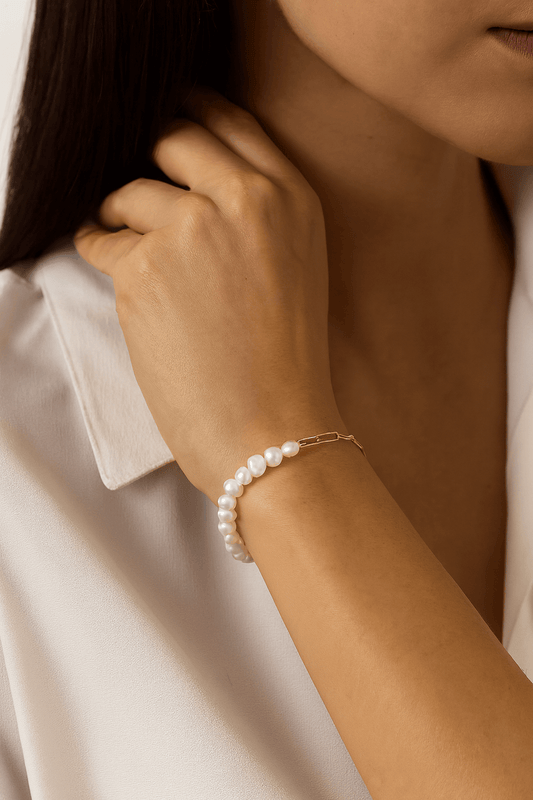 Women's sterling silver bracelet with freshwater pearl accent