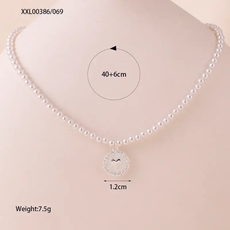 Elegant Freshwater pearl pendant necklace for everyday or office wear