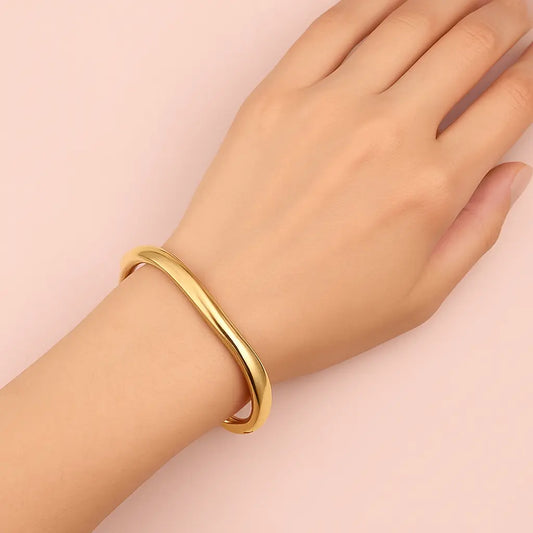 Close-up of Simple Style Solid Color Alloy Bangle showing smooth alloy finish
