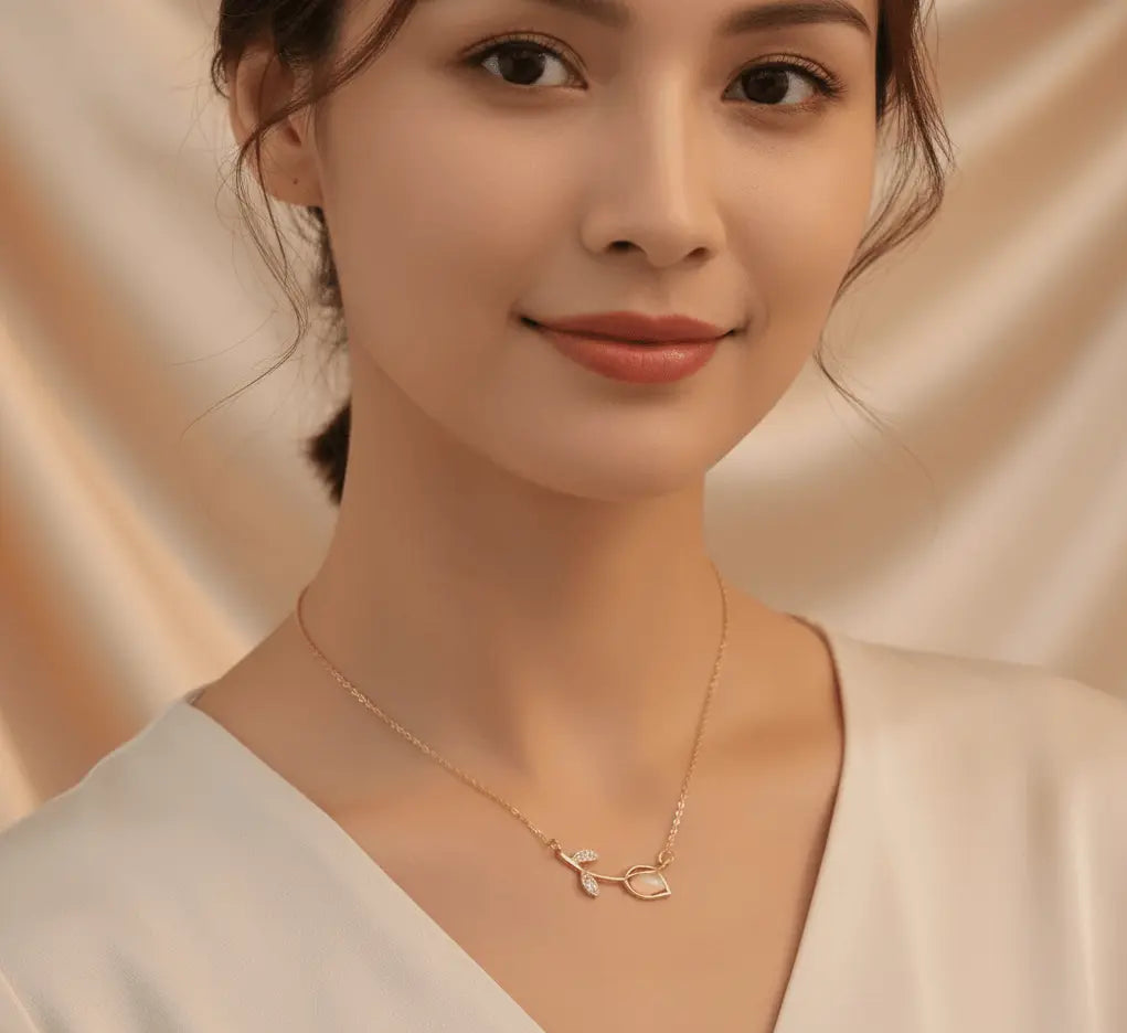 Flower Pendant Necklace – Gold-Plated Women’s Jewelry