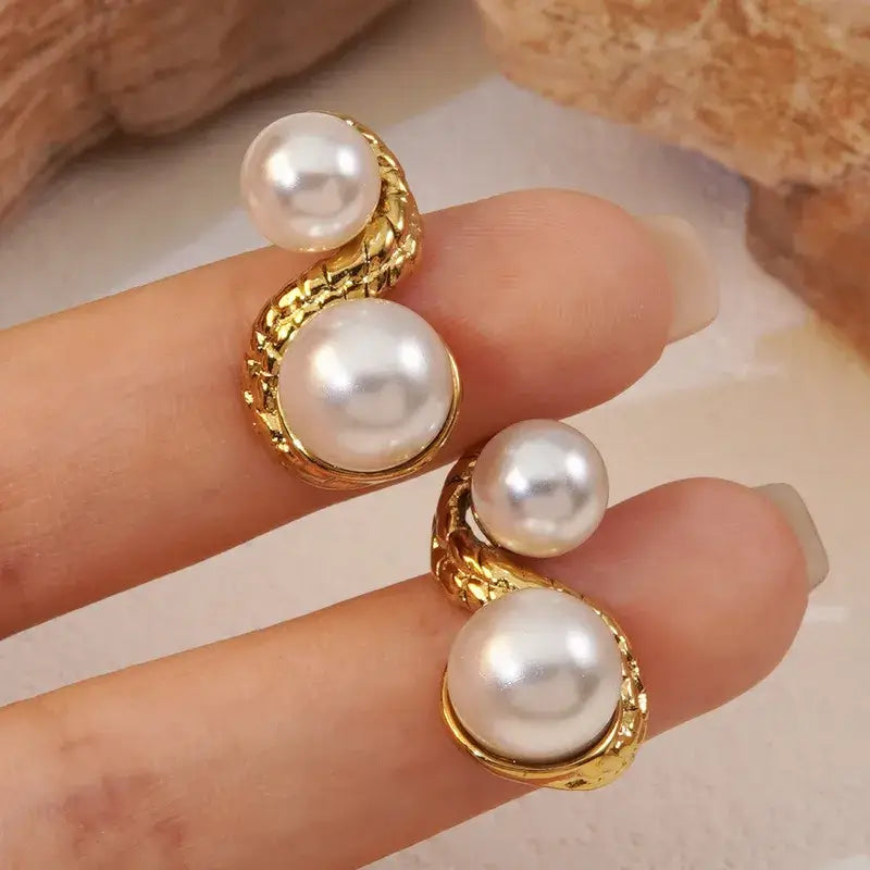 Stainless Steel Stud Earrings – Geometric 18K Gold Plated Design Neckella