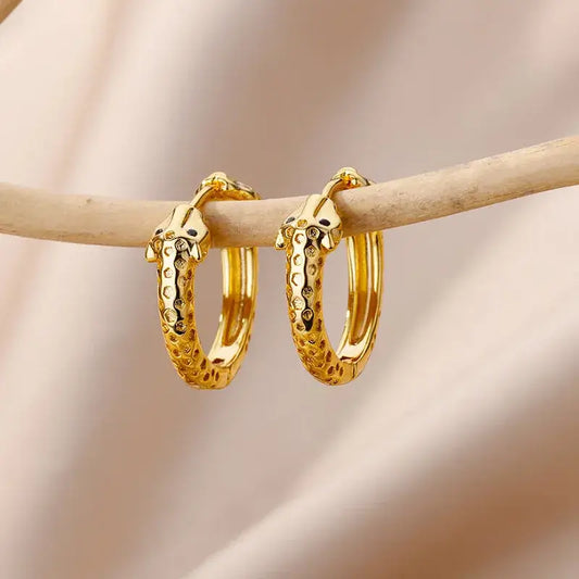 Minimalist gold-plated earrings with smooth solid finish