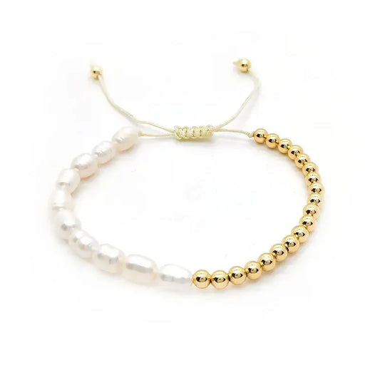 Women's knitted pearl bracelet with freshwater pearls