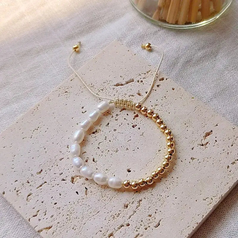 Elegant freshwater pearl bracelet for women