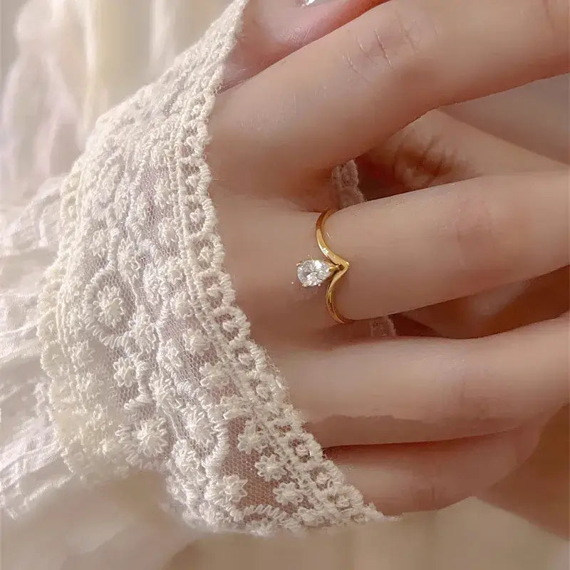 Minimal zircon titanium ring – elegant titanium steel design