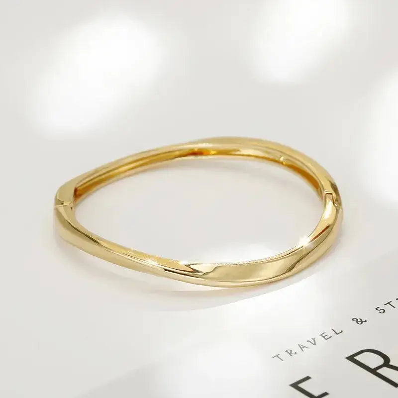 Simple Style Solid Color Alloy Bangle on white background