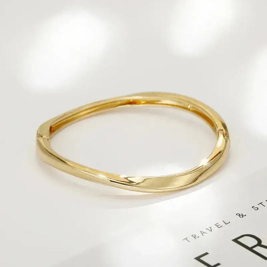 Simple Style Solid Color Alloy Bangle on white background