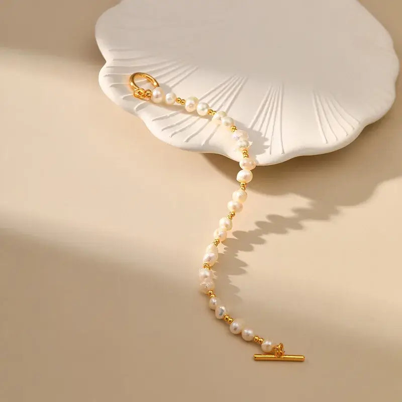 Vintage-inspired 18K gold-plated bracelet with pearls
