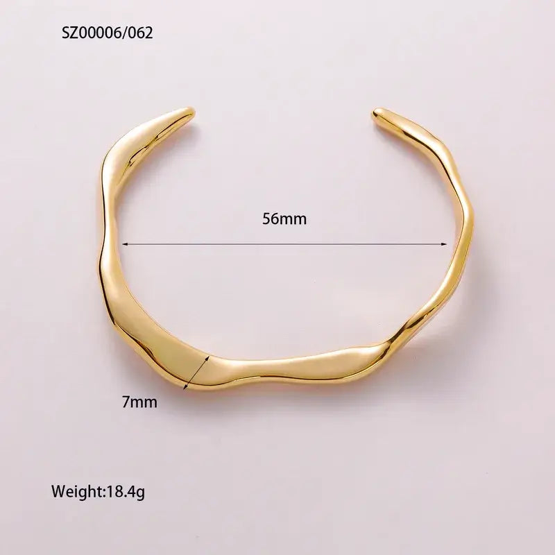 Elegant Gold Geometric Bracelet styled with casual outfit
