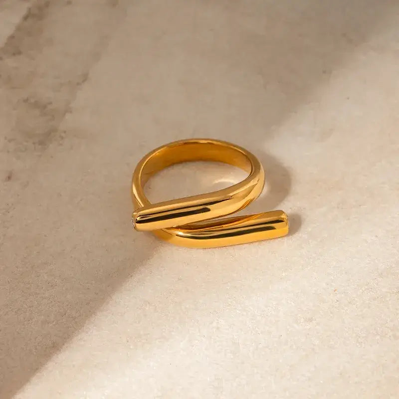 Minimal IG-style gold plated open ring – PVD-coated stainless steel finish