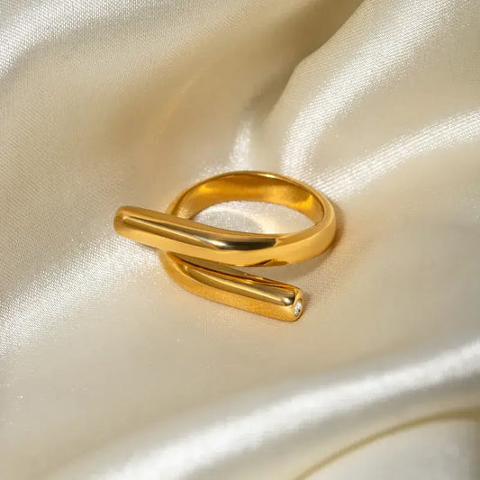 IG-style gold plated open ring on hand – modern geometric women’s jewelry