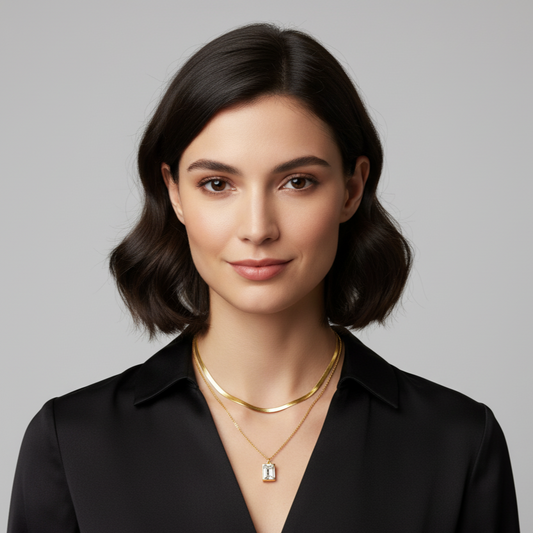 18K Gold U-Shape Pendant Necklace – Elegant Jewelry for Women Neckella